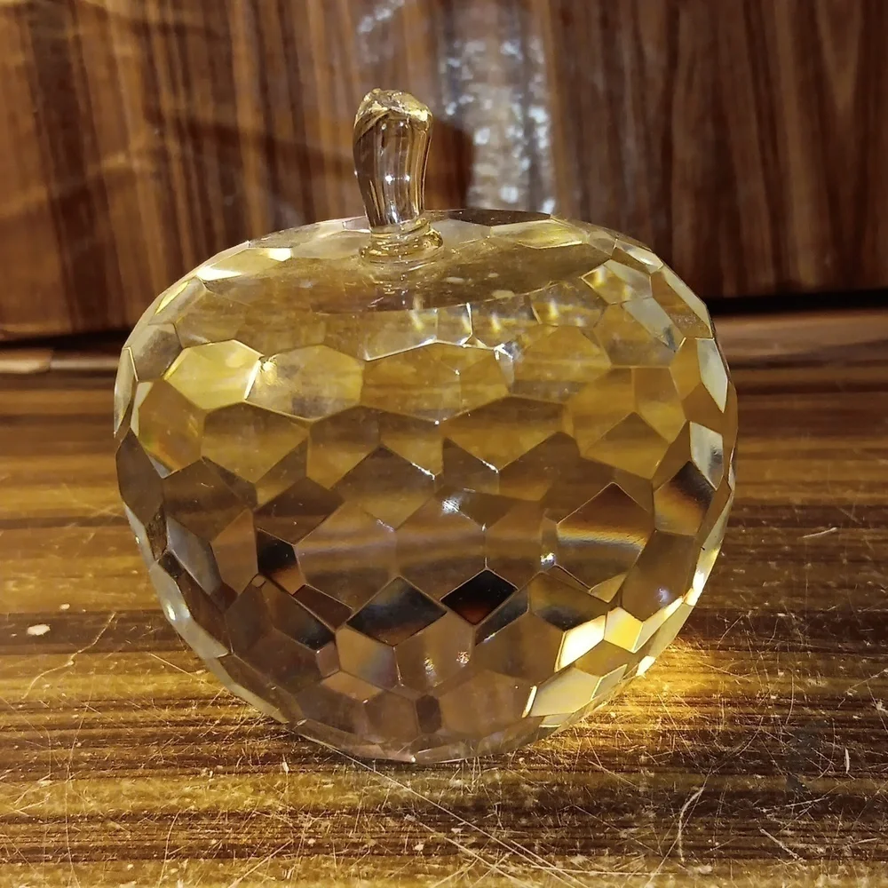 Vintage Oleg Cassini crystal paperweight apple 🍎